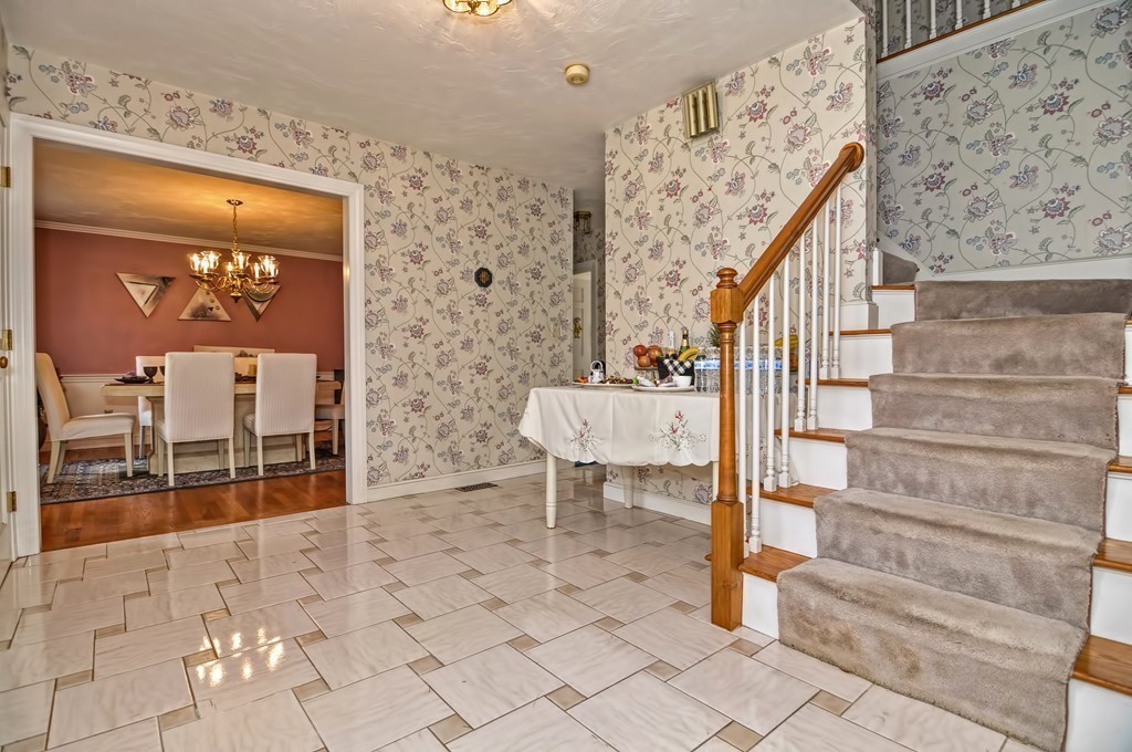 280 Belknap Road Framingham, MA 01701 - Photo 3 of 30 Gallery Image 3