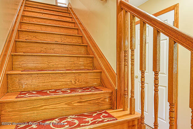 340 East Millstream Road Cream Ridge, NJ 08514 - Photo 7 of 40 a view of entryway
