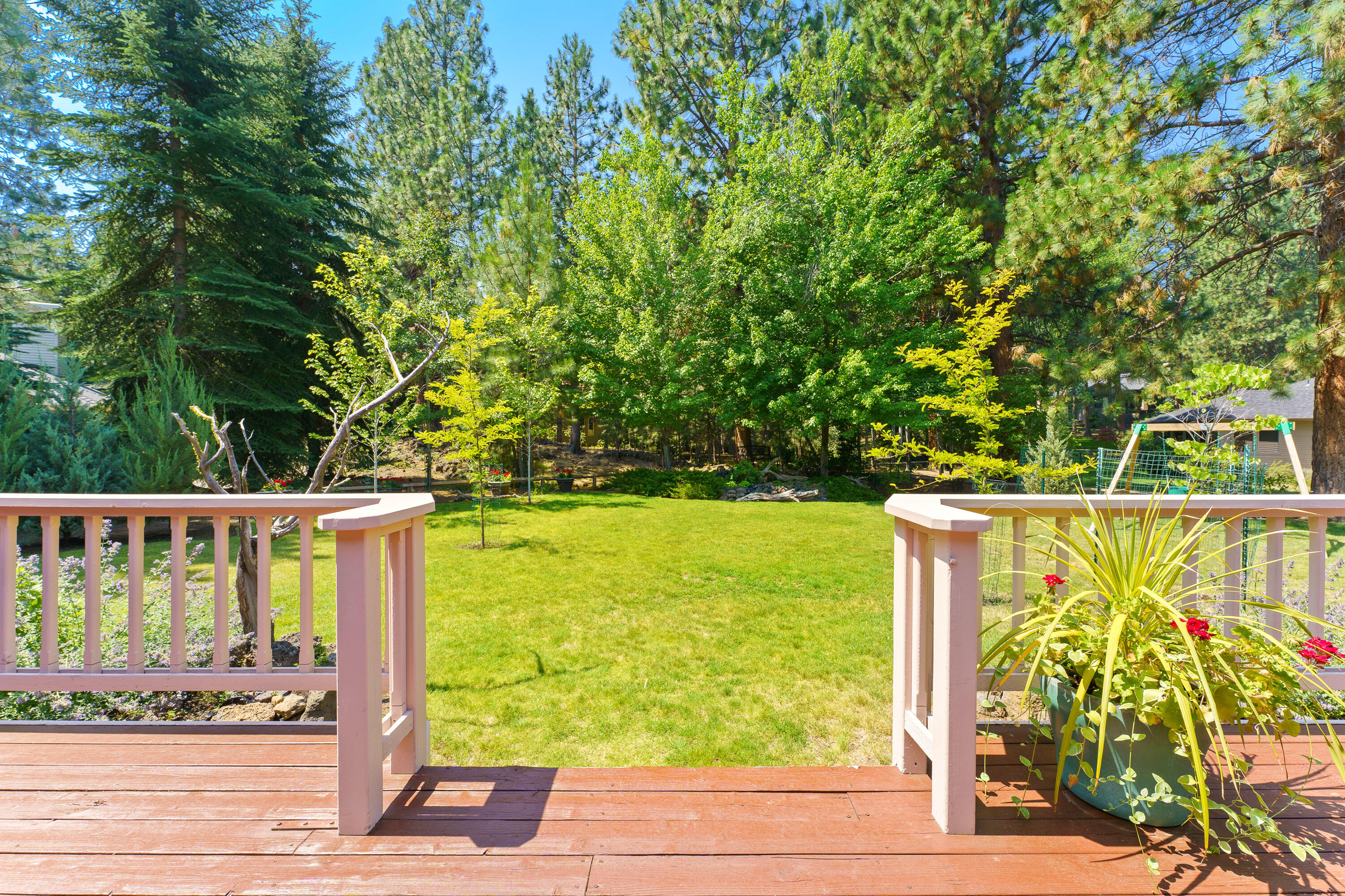 20445 Keystone Court Bend, OR 97702 - Photo 41 of 59 DSC09120