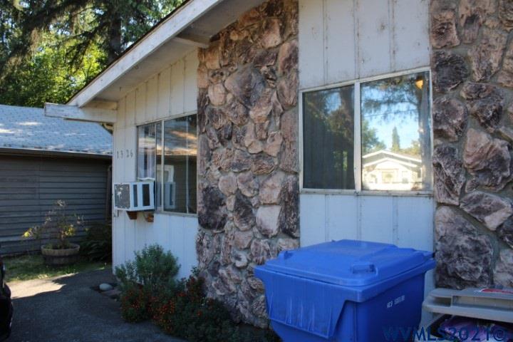 1328 3rd Street Northwest Salem, OR 97304 - Photo 2 of 28