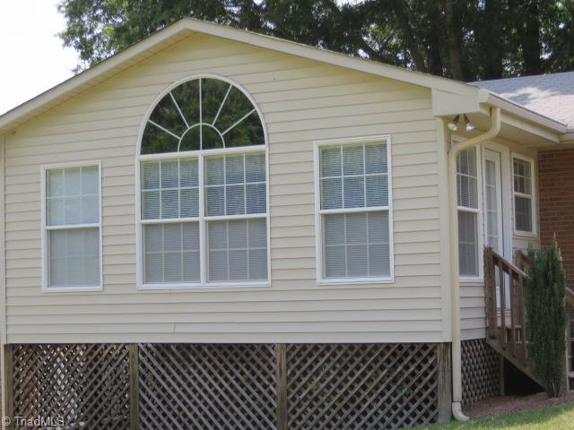 3561 Manoa Road Pfafftown, NC 27040 - Photo 4 of 20 Gallery Image 4