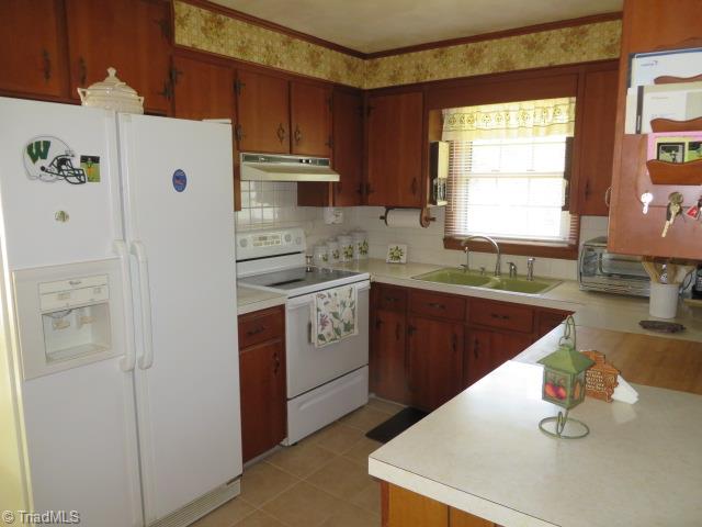 3561 Manoa Road Pfafftown, NC 27040 - Photo 5 of 20 Gallery Image 5