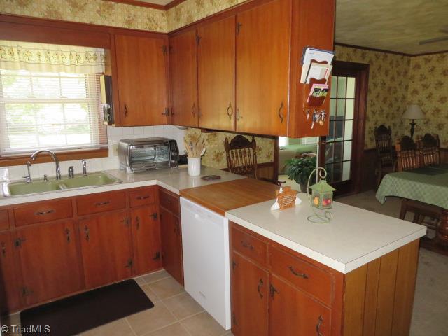 3561 Manoa Road Pfafftown, NC 27040 - Photo 6 of 20 Gallery Image 6