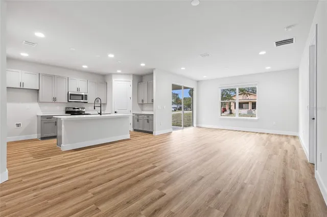 $350,000 | 536 East Beresford Avenue, Deland, FL 32724