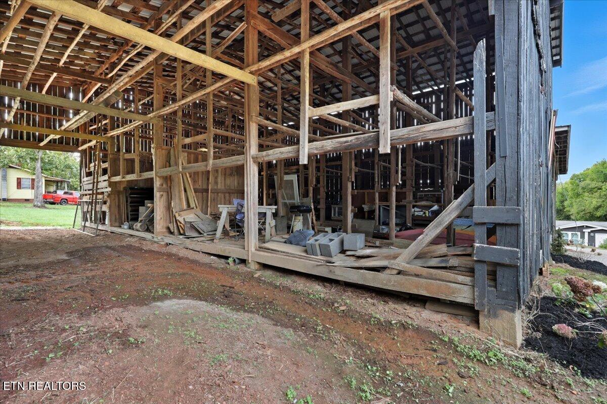 340 Trigonia Road Greenback, TN 37742 - Photo 28 of 41 Barn