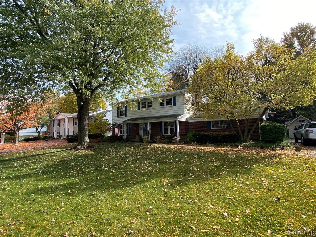 30011 Barwell Road Farmington Hills, MI 48334 - Photo 3 of 47