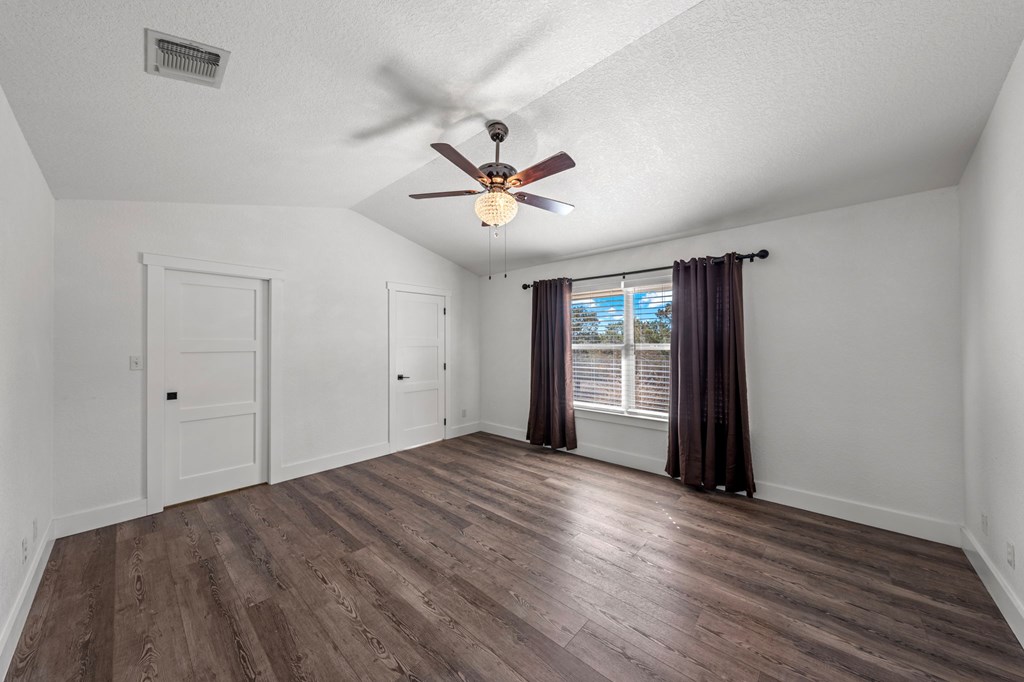 667 Ranch Rim Drive West Ingram, TX 78025 - Photo 21 of 60 Primary Bedroom