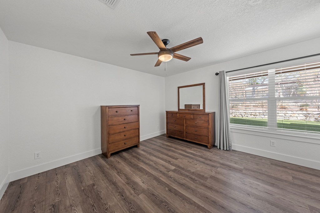 667 Ranch Rim Drive West Ingram, TX 78025 - Photo 23 of 60 Guest Bedroom