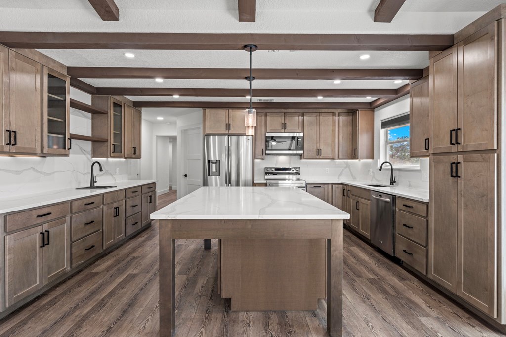 667 Ranch Rim Drive West Ingram, TX 78025 - Photo 3 of 60 Custom Kitchen