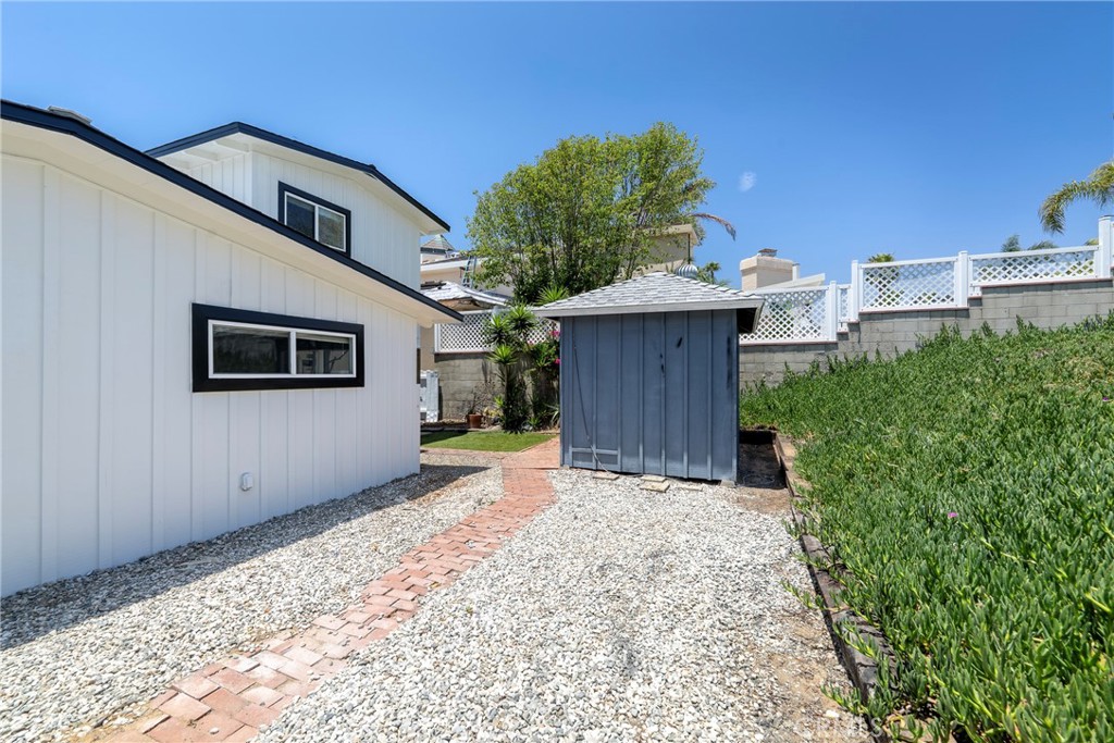 1547 Neptune Avenue Encinitas, CA 92024 - Photo 26 of 71