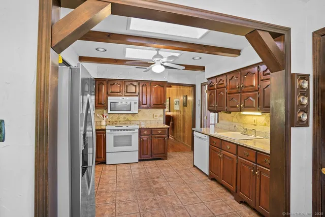 $595,000 | 10 Aragon Drive, Trumbull, CT 06611