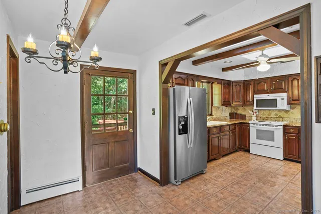 $595,000 | 10 Aragon Drive, Trumbull, CT 06611