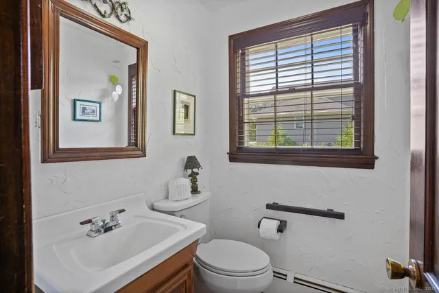 $595,000 | 10 Aragon Drive, Trumbull, CT 06611