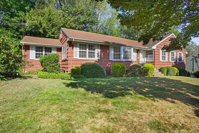 $595,000 | 10 Aragon Drive, Trumbull, CT 06611