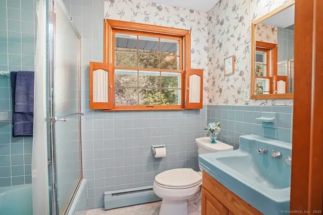 $595,000 | 10 Aragon Drive, Trumbull, CT 06611