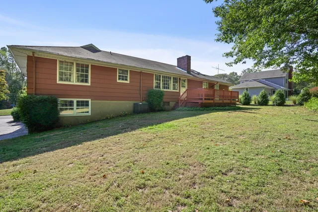 $595,000 | 10 Aragon Drive, Trumbull, CT 06611