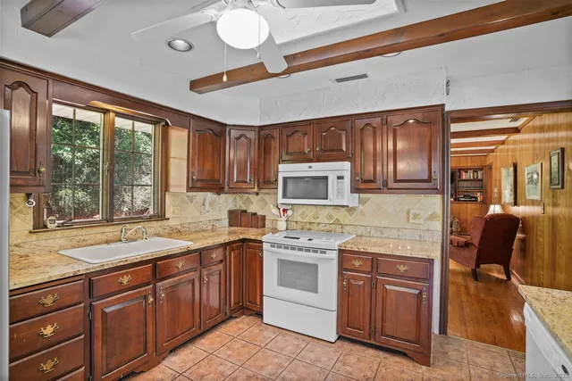 $595,000 | 10 Aragon Drive, Trumbull, CT 06611