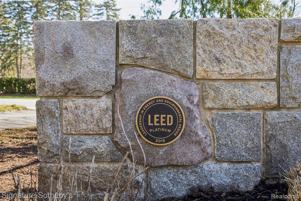 5051 Beach Road Troy, MI 48098 - Photo 47 of 52