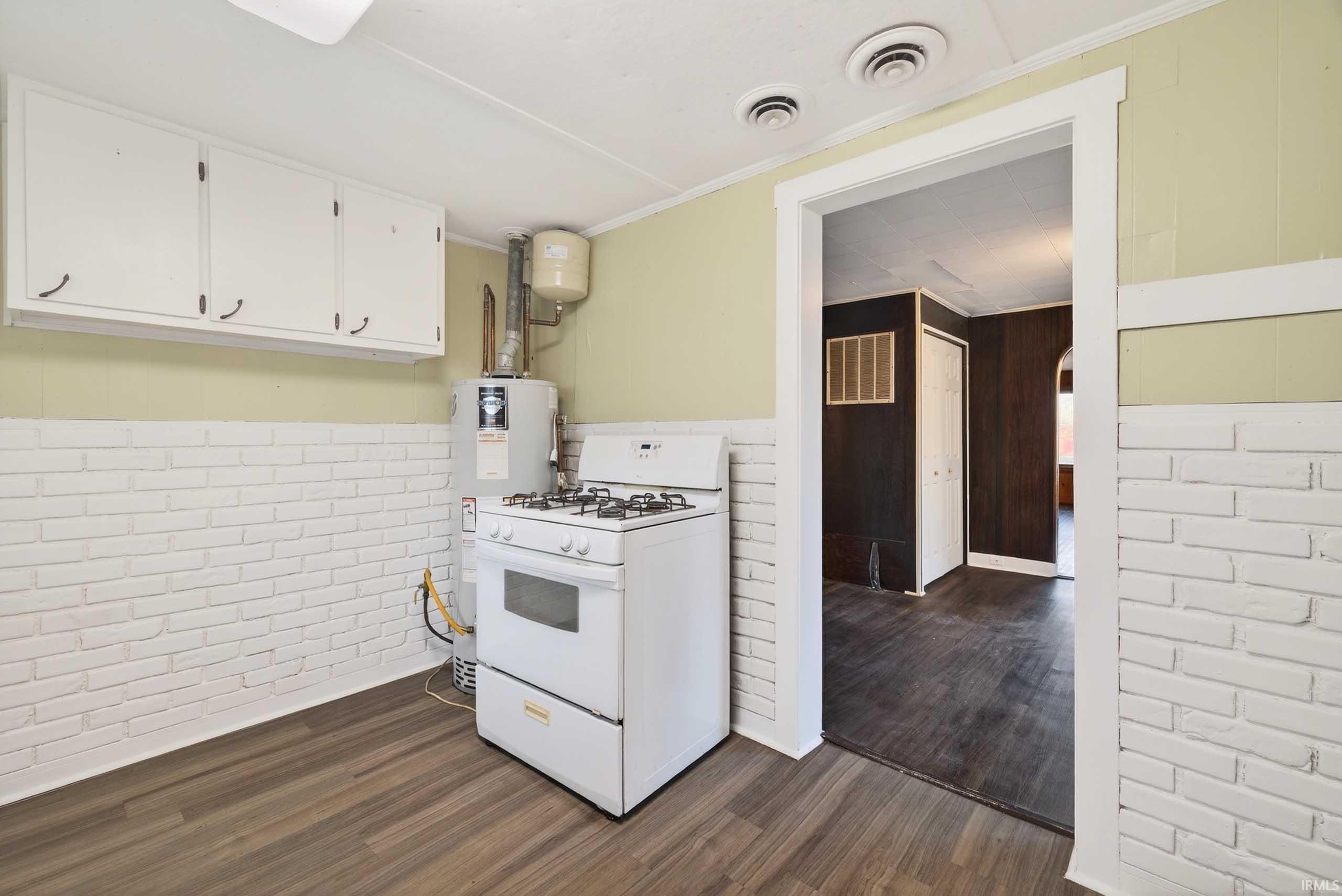 960 Stevens Street Mitchell, IN 47446 - Photo 13 of 36