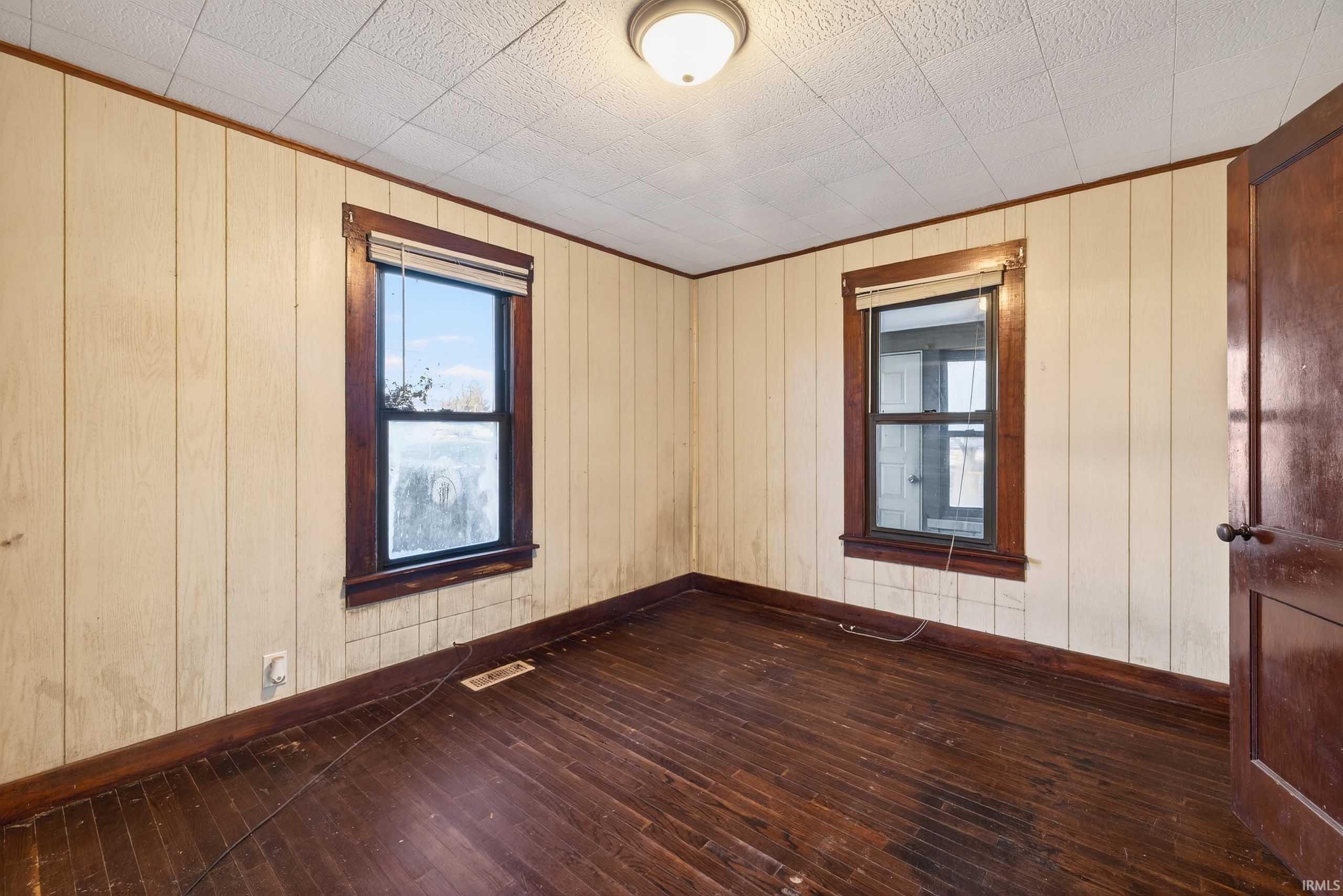 960 Stevens Street Mitchell, IN 47446 - Photo 17 of 36