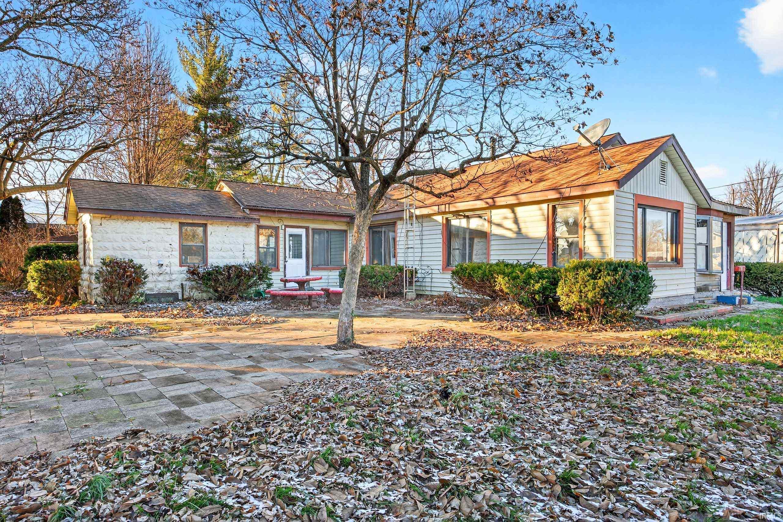 960 Stevens Street Mitchell, IN 47446 - Photo 2 of 36