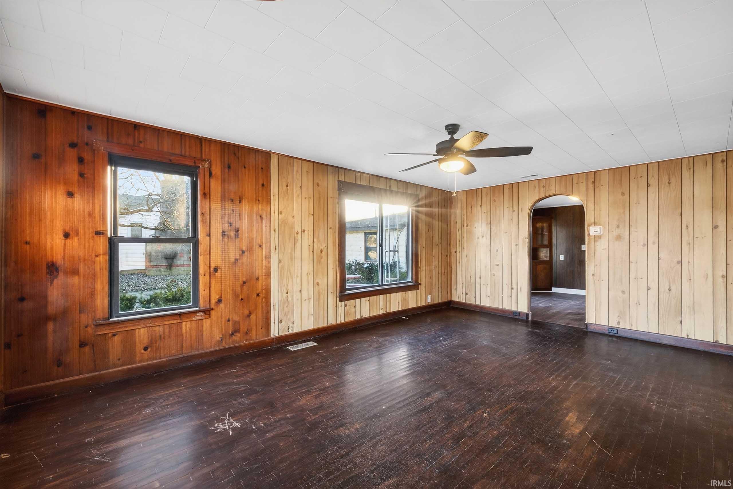 960 Stevens Street Mitchell, IN 47446 - Photo 5 of 36