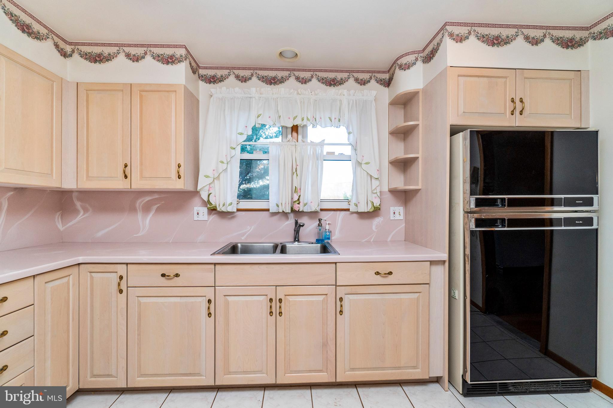 4305 Falls Park Road Perry Hall, MD 21128 - Photo 13 of 39 Main Level - Kitchen
