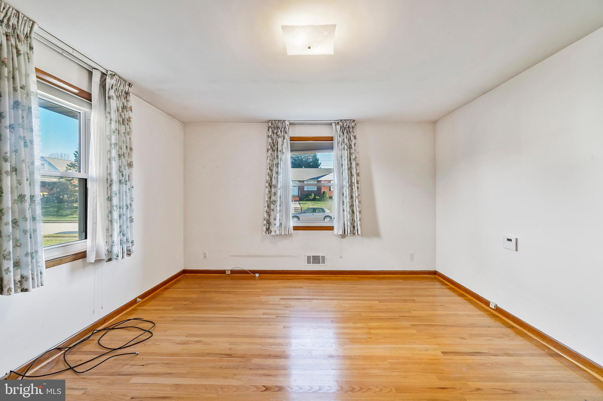 4305 Falls Park Road Perry Hall, MD 21128 - Photo 17 of 39 Badroom 3