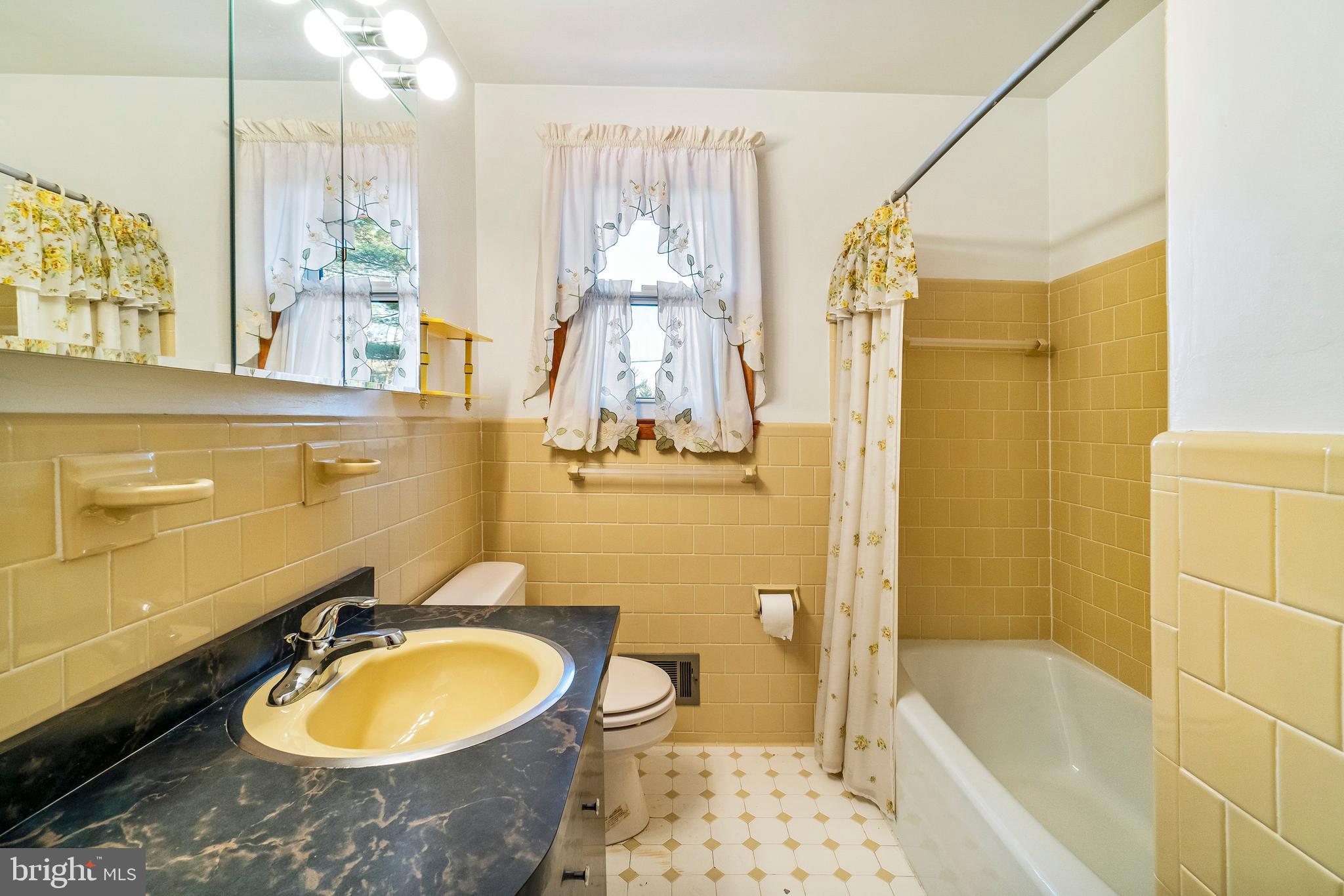 4305 Falls Park Road Perry Hall, MD 21128 - Photo 22 of 39 Main Level - Full Bathroom