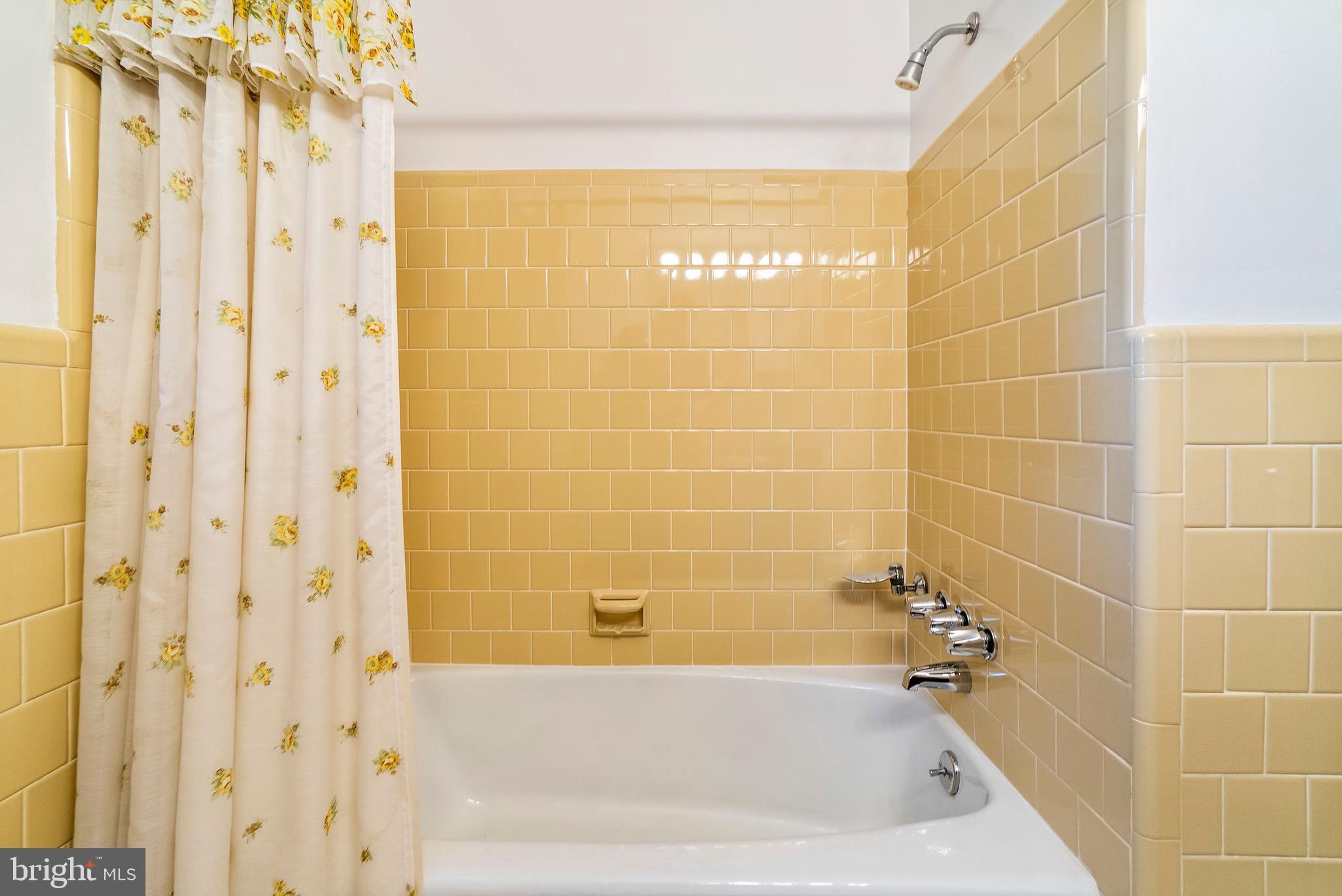 4305 Falls Park Road Perry Hall, MD 21128 - Photo 23 of 39 Main Level - Full Bathroom