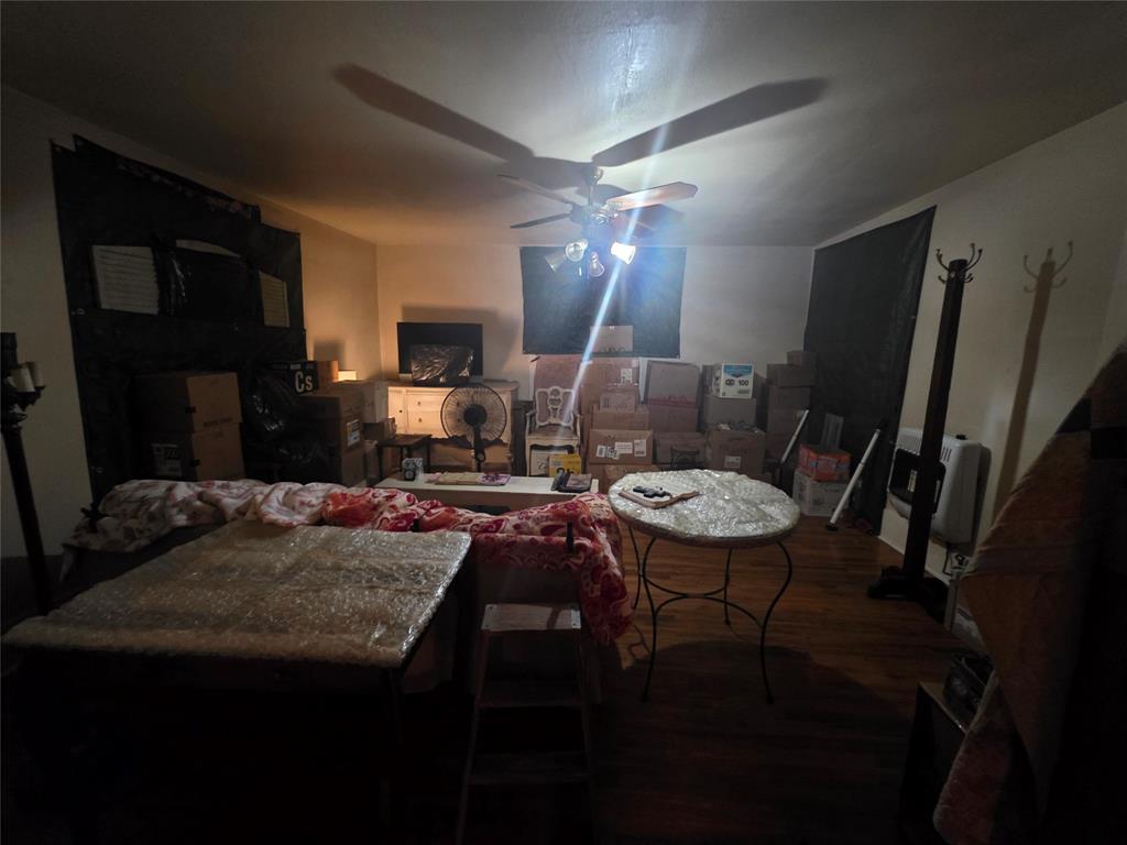 401 West Wilson Street Cleburne, TX 76033 - Photo 8 of 17 Livingroom
