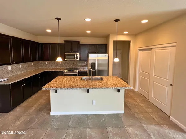 $2,600 | 7075 Diversey Drive, Sparks, NV 89436