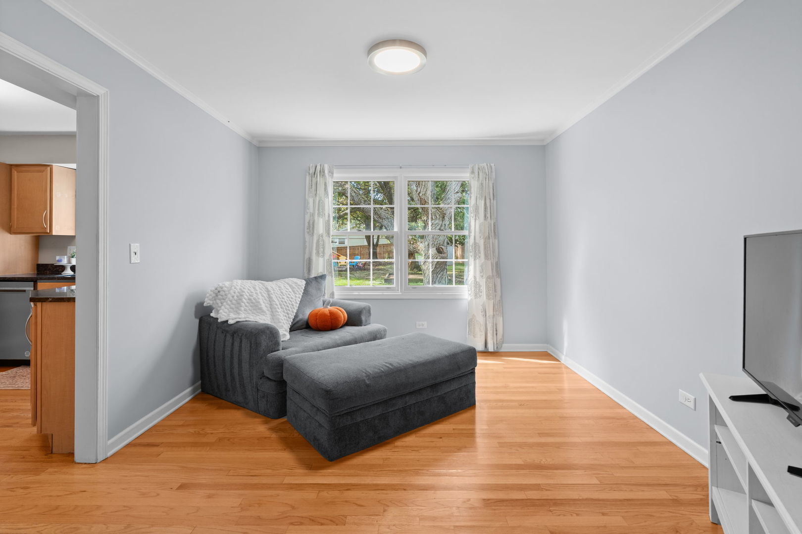 6121 Sands Road Crystal Lake, IL 60014 - Photo 9 of 28 Gallery Image 9