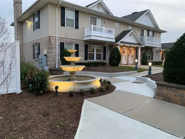 $2,700 | 594 West Montauk Highway, Lindenhurst, NY 11757