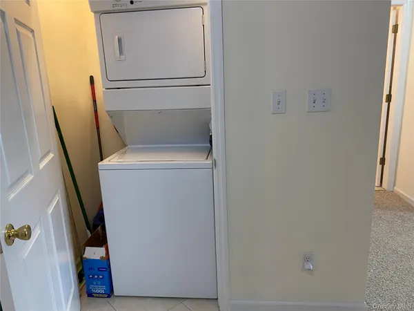 $2,700 | 594 West Montauk Highway, Lindenhurst, NY 11757