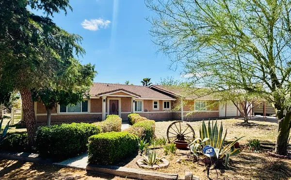 $3,350 | 41725 22nd Street West, Palmdale, CA 93551
