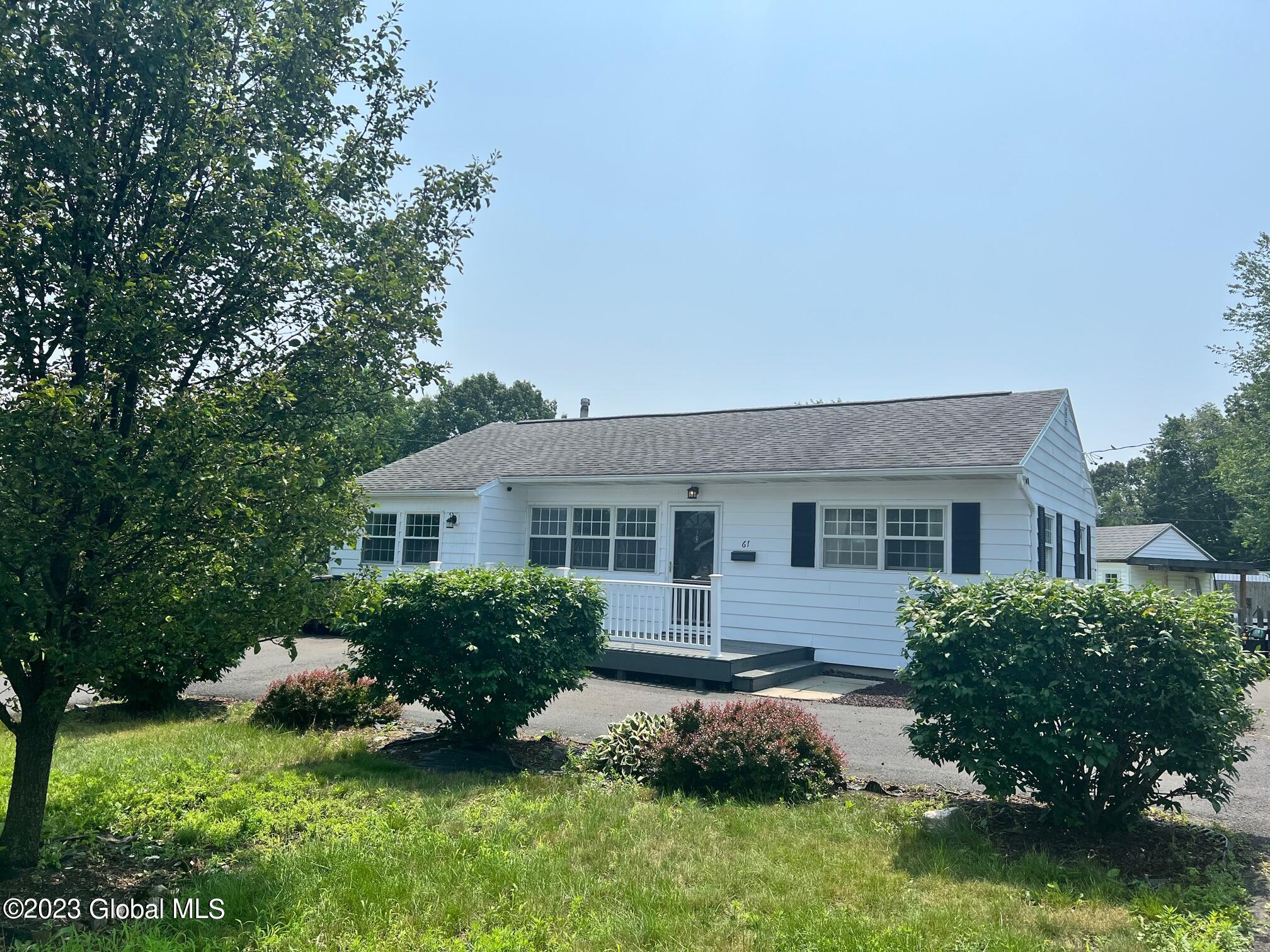 61 Hunting Road Colonie, NY 12205 - Photo 1 of 19 IMG_9649