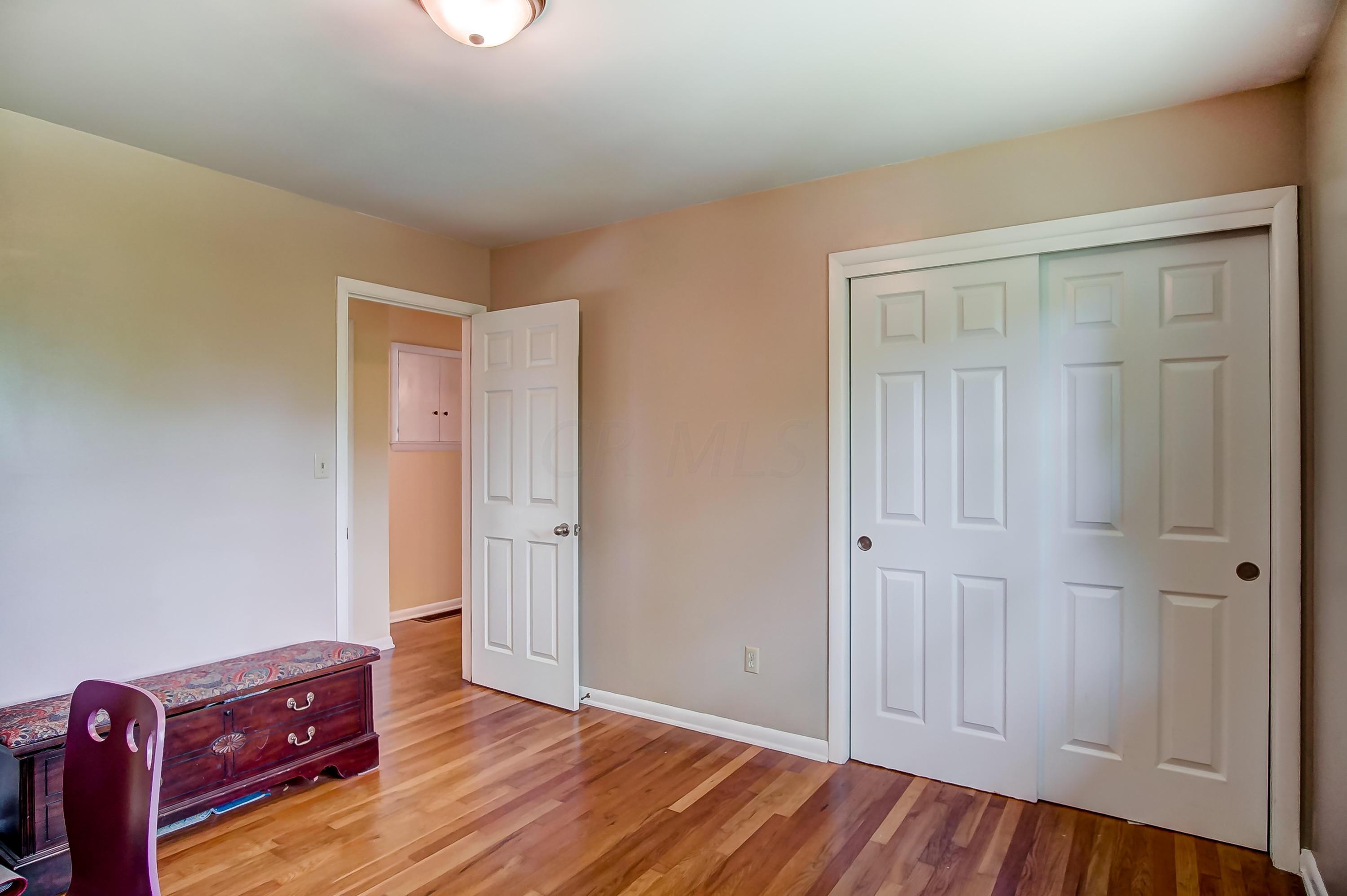 1368 Zollinger Road Columbus, OH 43221 - Photo 17 of 32