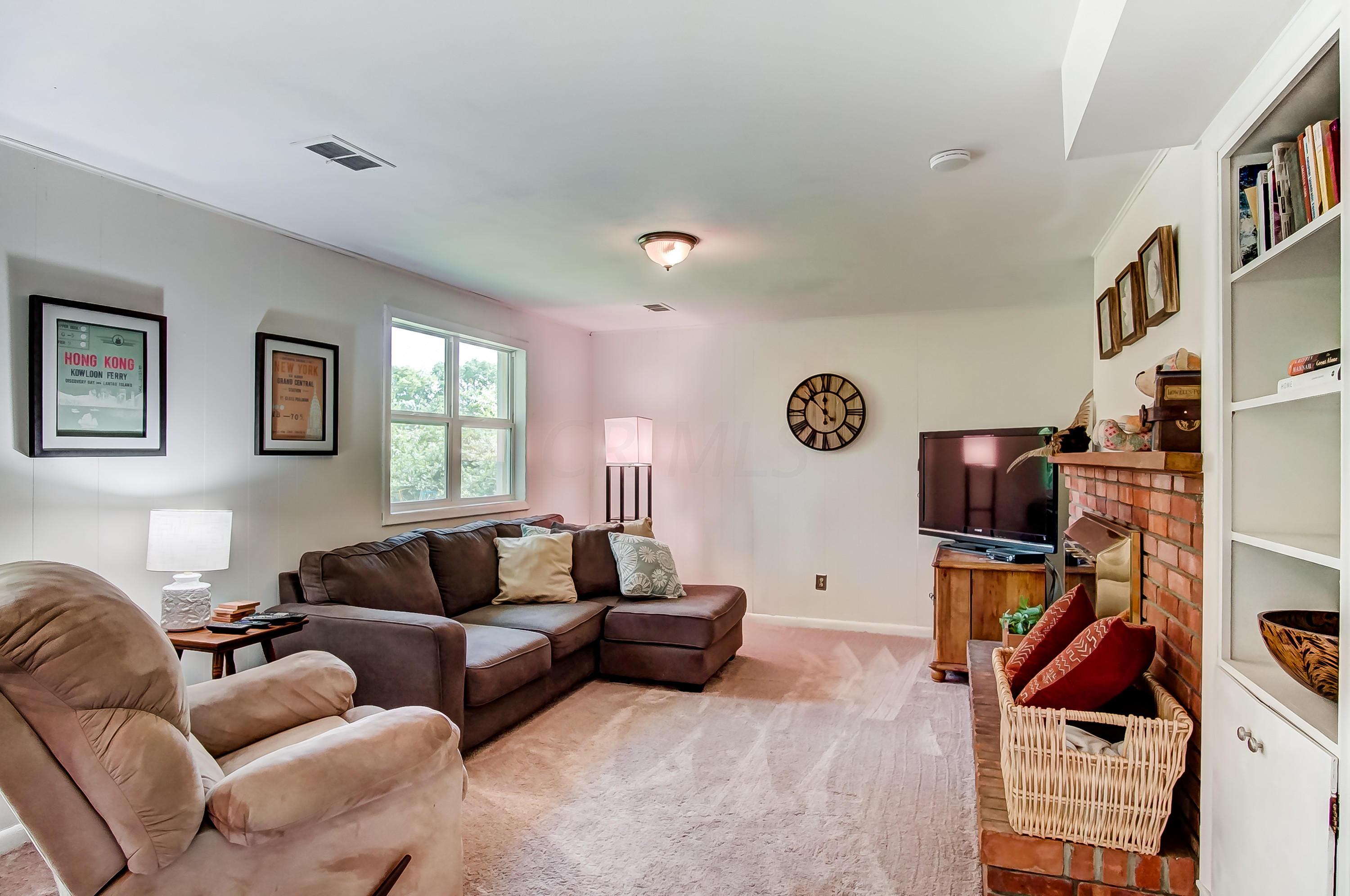 1368 Zollinger Road Columbus, OH 43221 - Photo 27 of 32