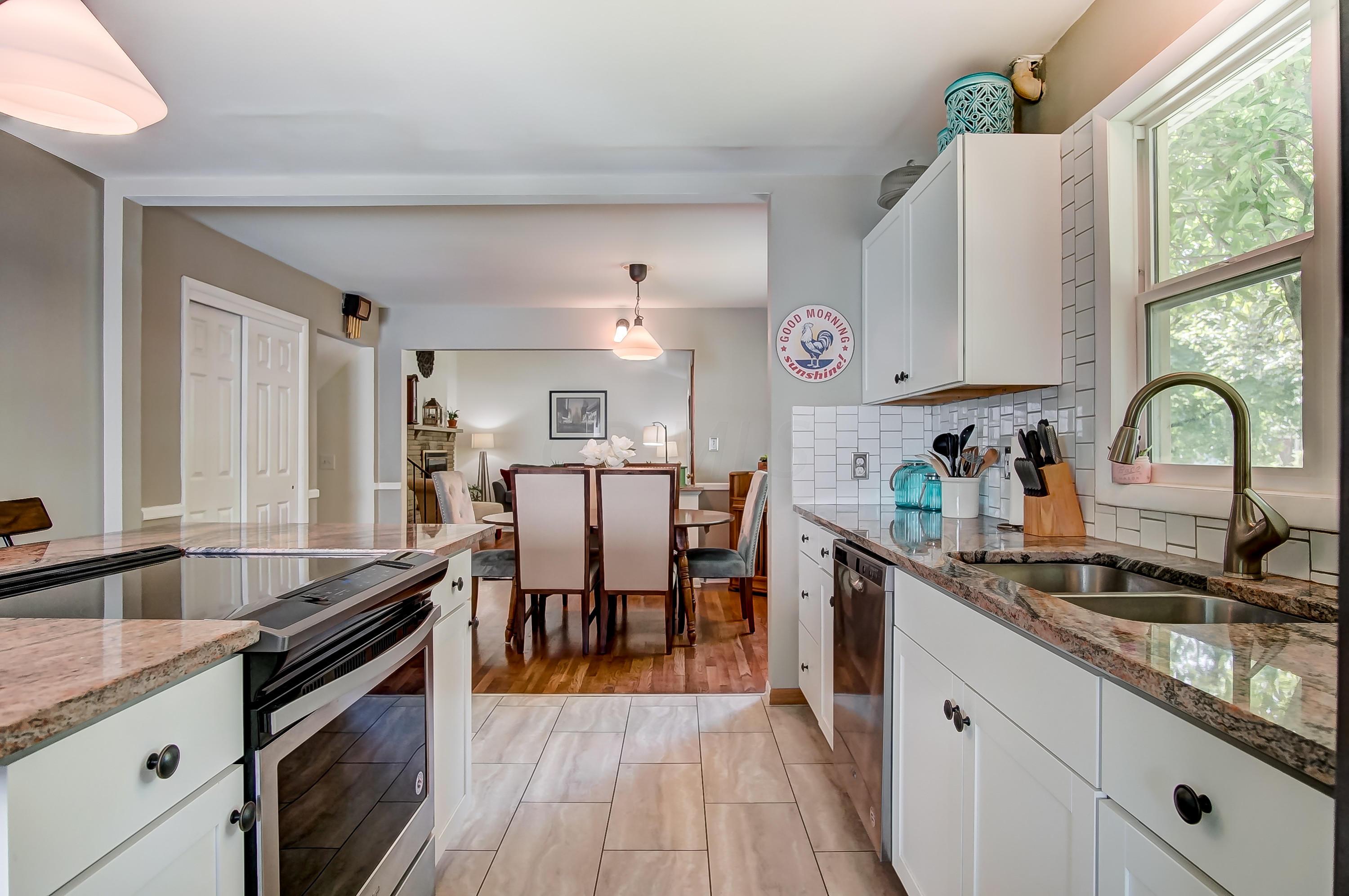 1368 Zollinger Road Columbus, OH 43221 - Photo 5 of 32