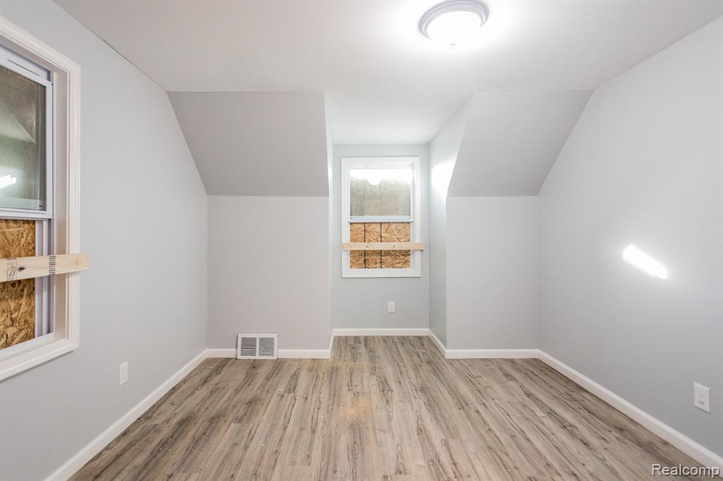 9550 Evergreen Road Detroit, MI 48228 - Photo 12 of 18
