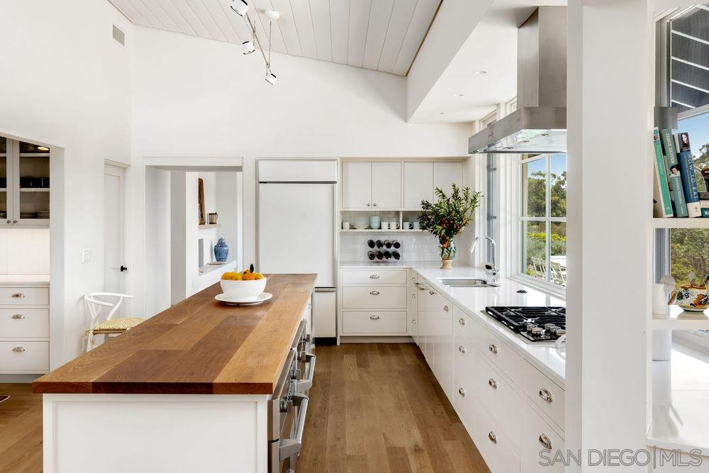 17301 Los Morros Rancho Santa Fe, CA 92067 - Photo 3 of 14