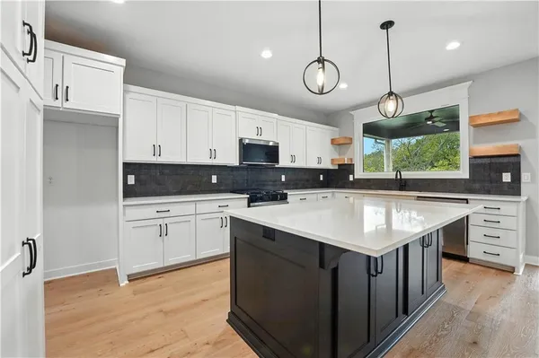 $674,900 | 10504 North Mulberry Street, Kansas City, MO 64155