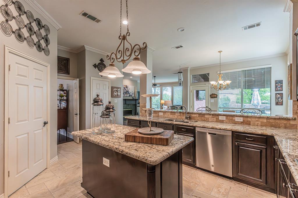 3240 Paddock Circle Flower Mound, TX 75022 - Photo 14 of 38 Kitchen