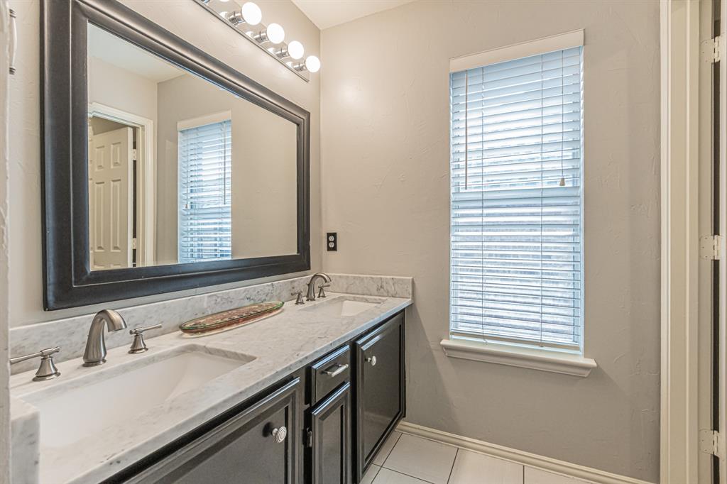 3240 Paddock Circle Flower Mound, TX 75022 - Photo 35 of 38 2nd Floor Bathroom