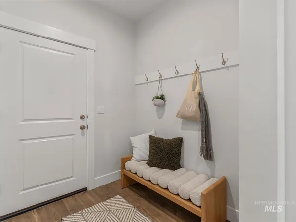 $699,900 | 375 South Strut Way, Boise, ID 83716