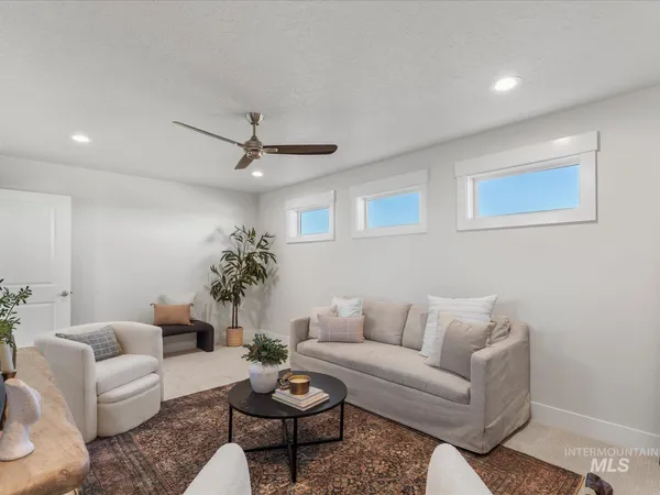 $699,900 | 375 South Strut Way, Boise, ID 83716