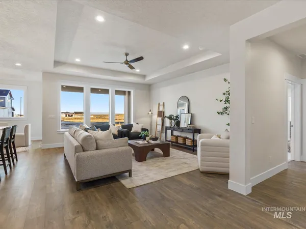 $699,900 | 375 South Strut Way, Boise, ID 83716