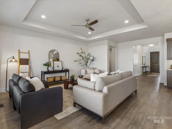 $699,900 | 375 South Strut Way, Boise, ID 83716