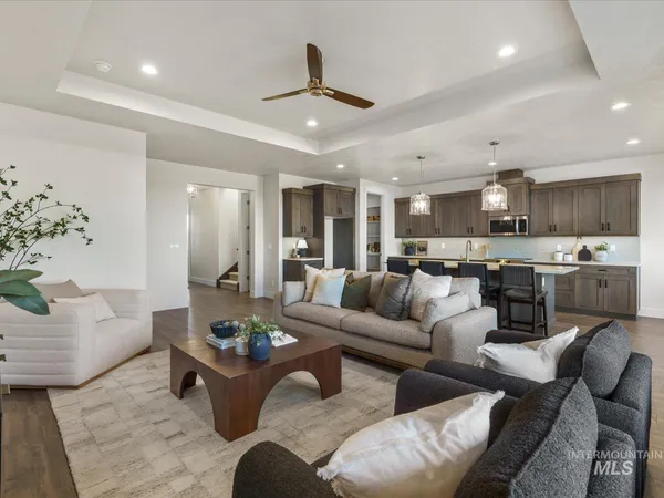 $699,900 | 375 South Strut Way, Boise, ID 83716